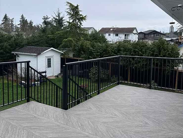 Custom aluminum deck railings in London Ontario