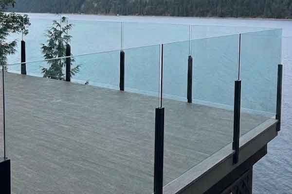 Glass deck railings in Ontario, available as frameless and semi-frameless.
