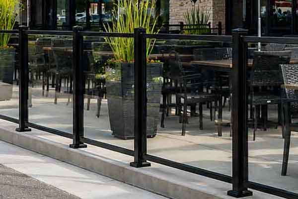 Glass restaurant railings installed in Ontario