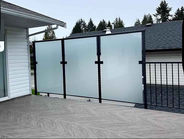 Aluminum privacy railings that also block wind.